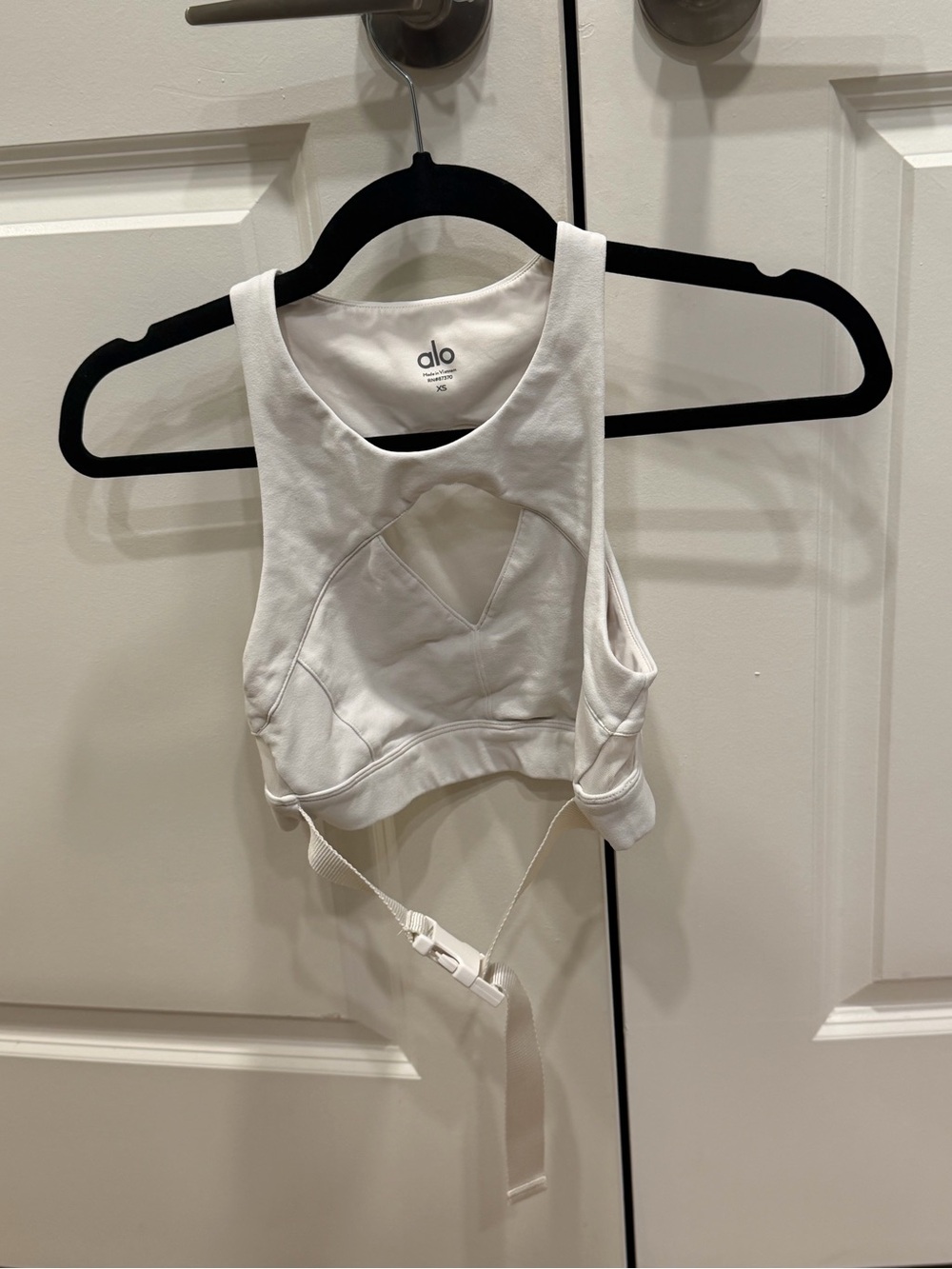 ALO Yoga White Cropped sports bra with Front Cutout